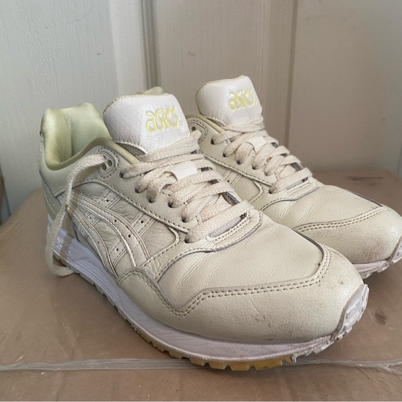 Asics women’s gelsaga trainers size UK 5 - Picture 12 of 16